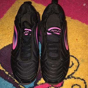 Nike air maxes